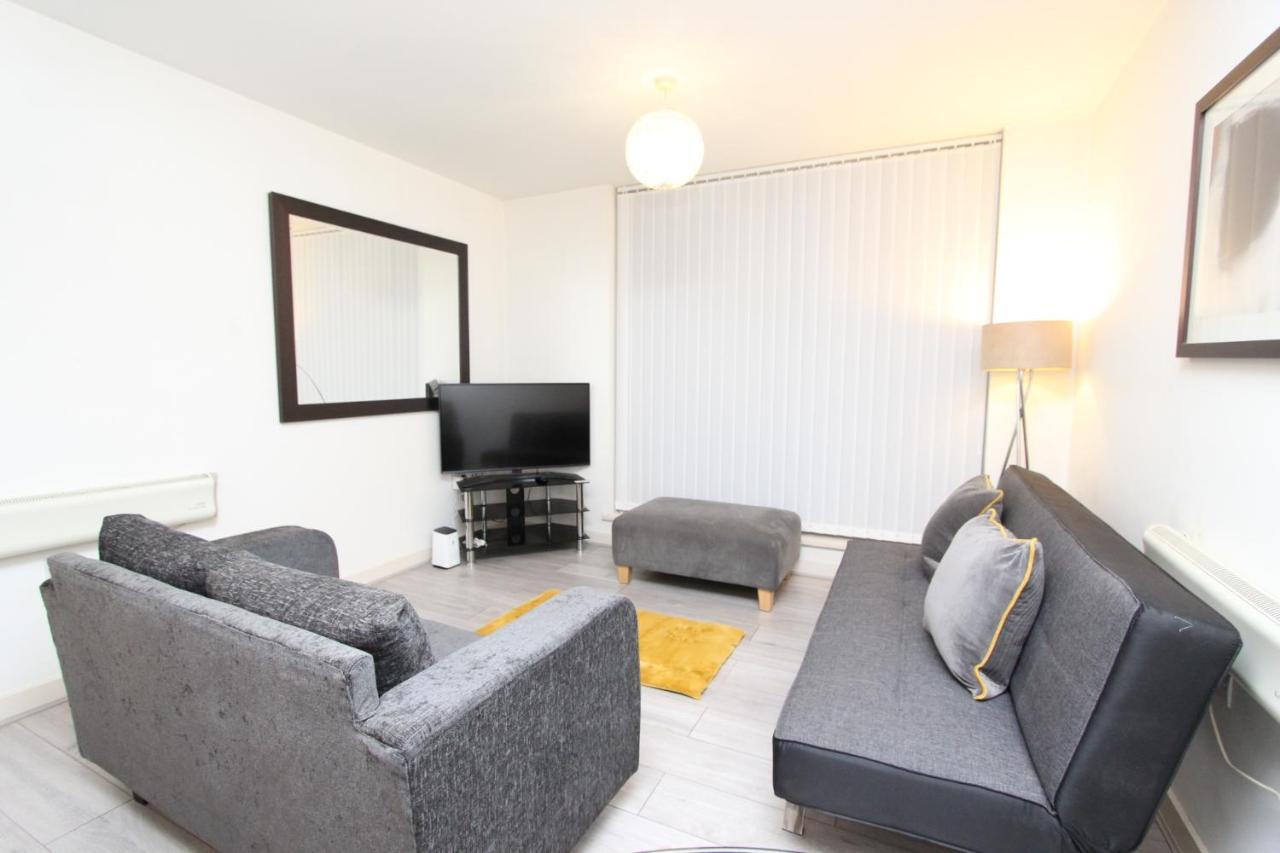 Spacious 1- Bedroom Apartment In E16 Londra Dış mekan fotoğraf